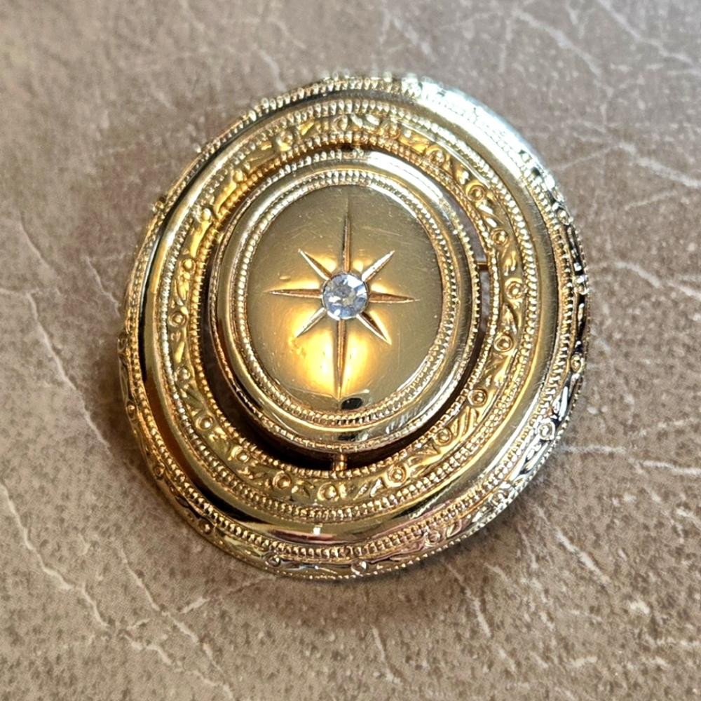 Vintage Avon Reversable Gold Brooch Locket with Star Design
